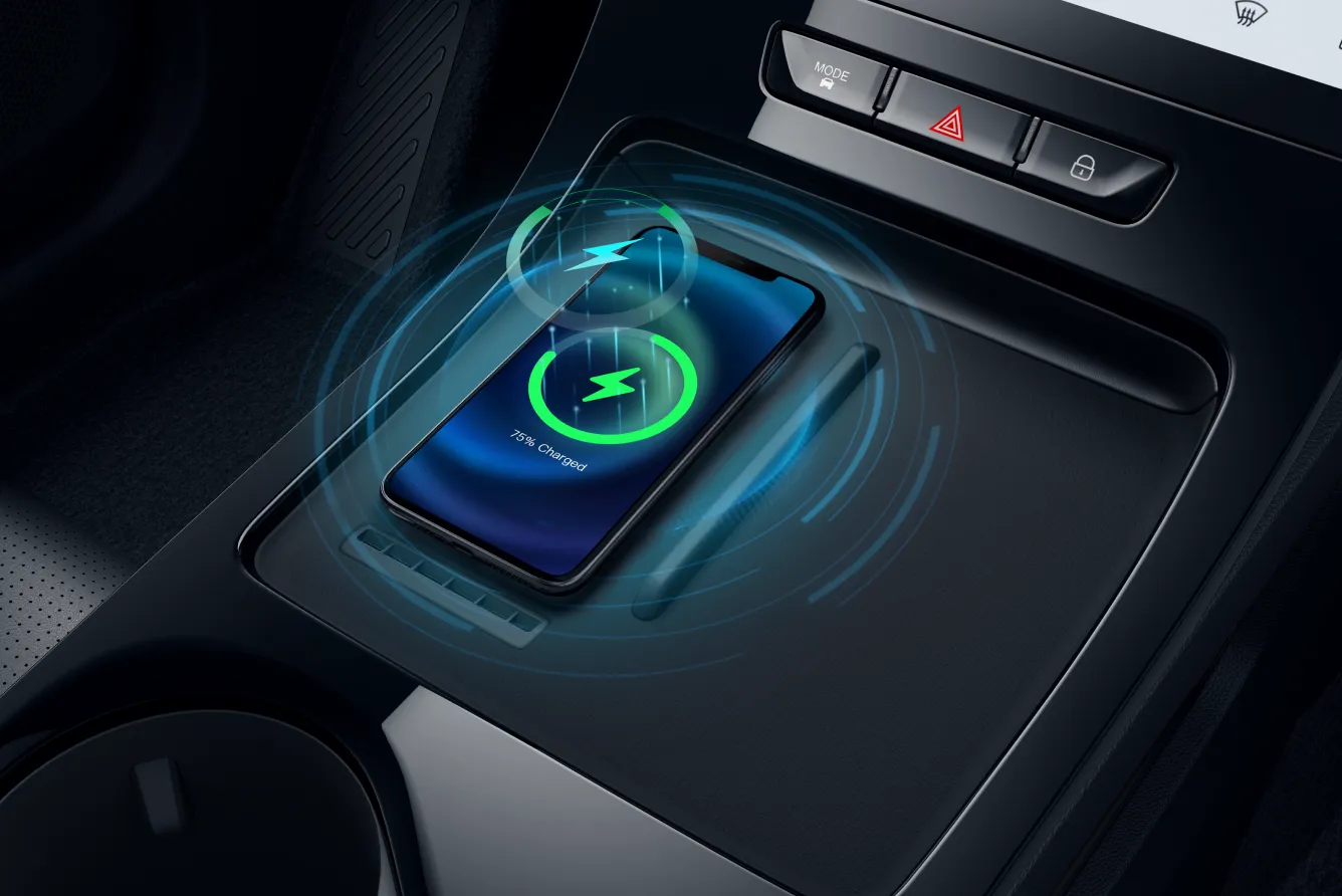 Wireless phone charging inside the JAECOO J5 EV